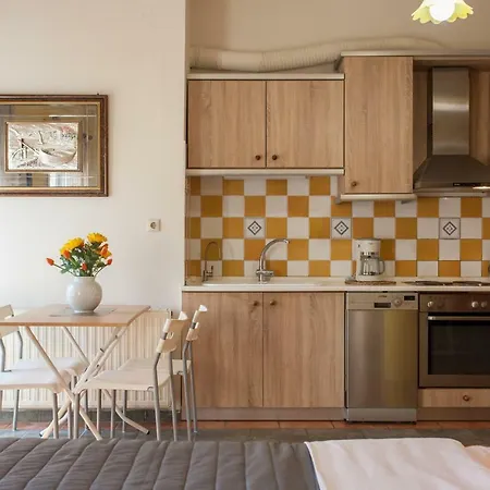 Evelia Apartment Galatas  Exterior photo
