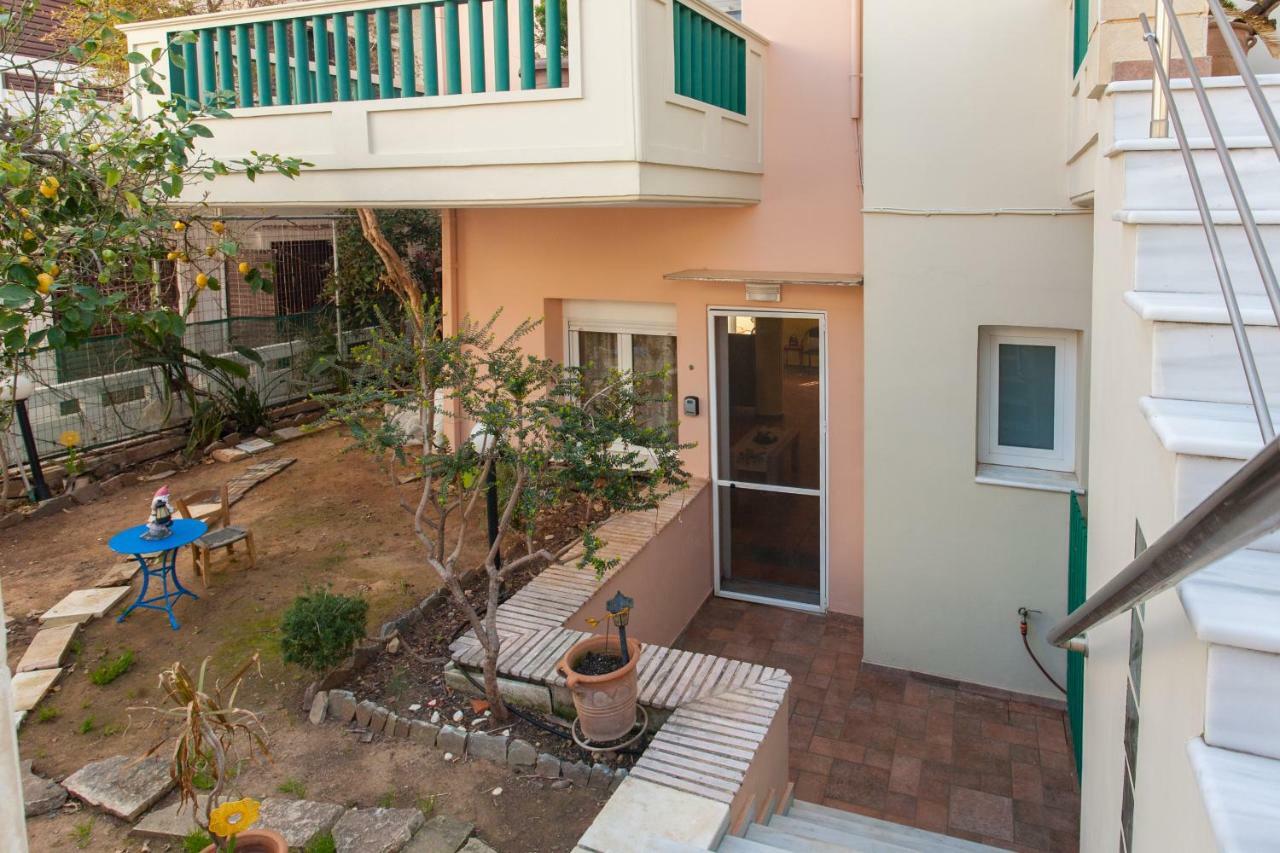 Evelia Apartment